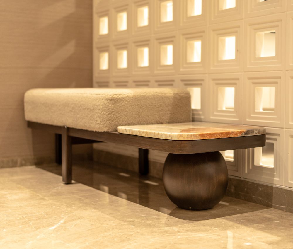 Liso luxurious boucle ottoman bench